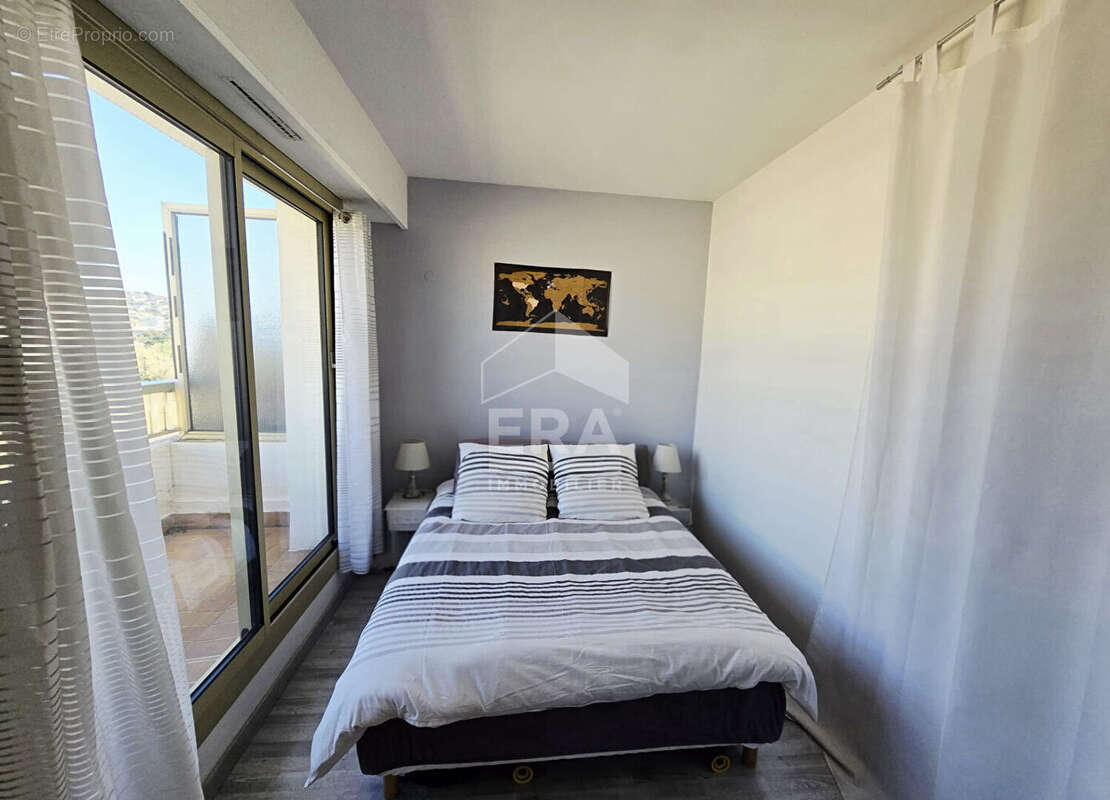 Appartement à SAINT-LAURENT-DU-VAR