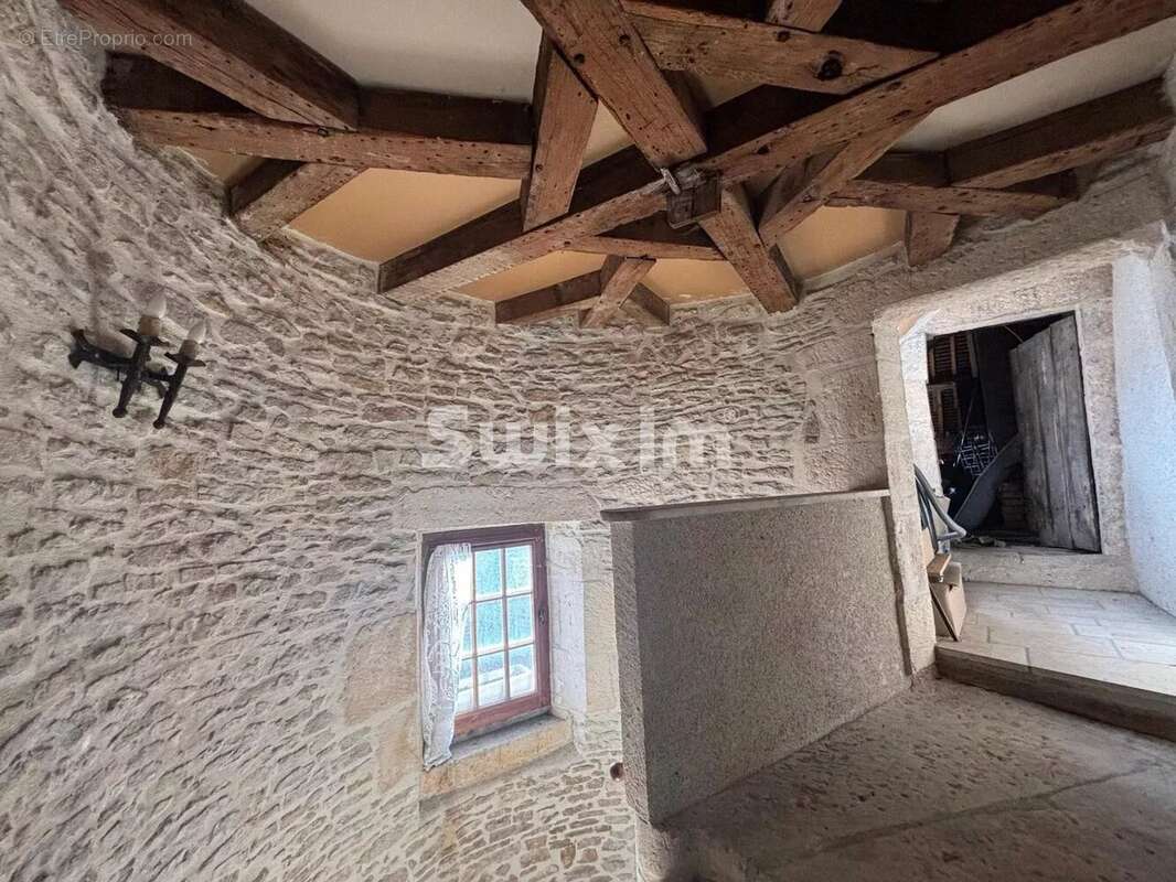 Propriété de caractère de 268 m² avec tour médiévale - photo 7