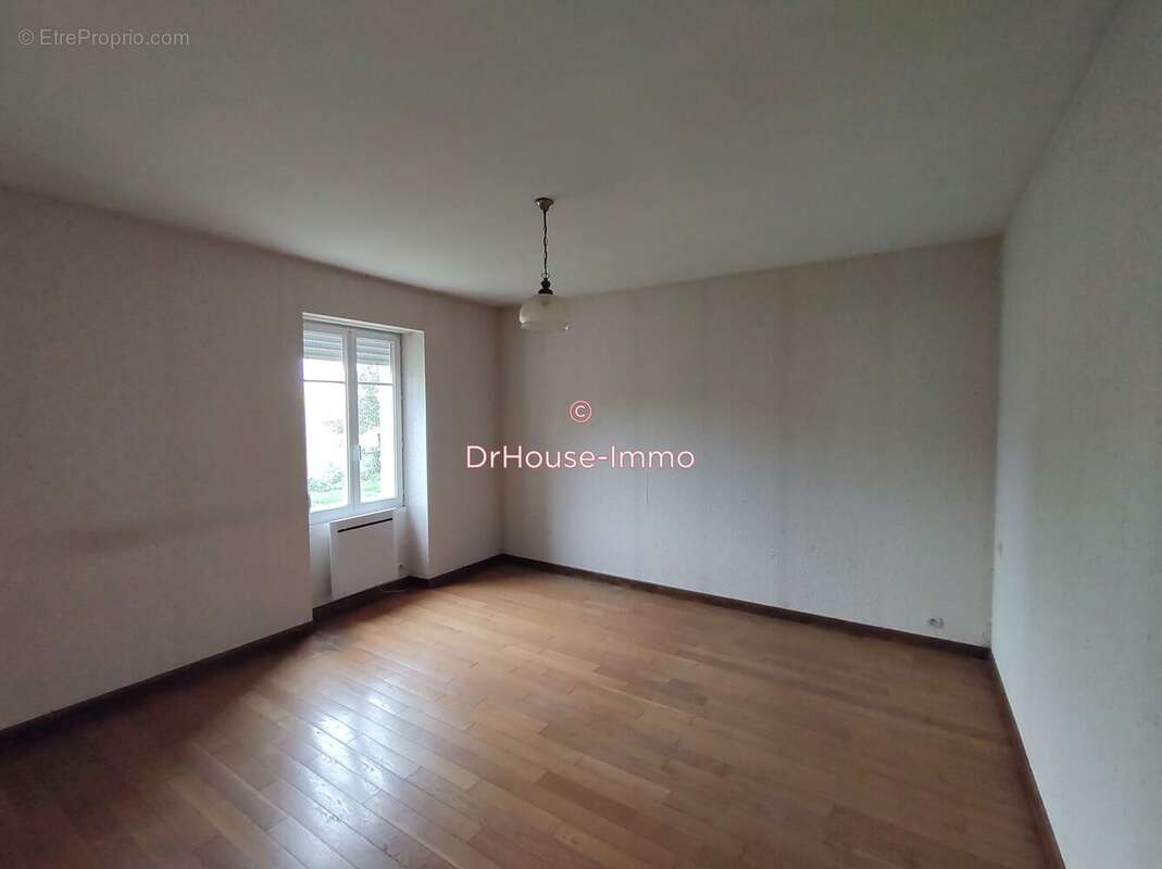 Maison à MONTCHEVRIER