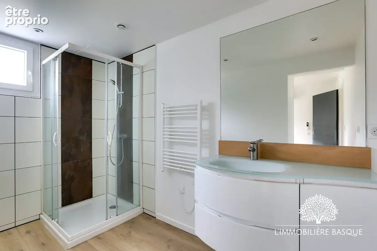 Maison 4 pièces 106 m² à vendre à Bassussarry (64200) - photo 7