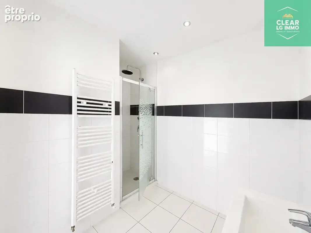 Appartement F4 rénové 100 m2 à Homécourt - photo 4