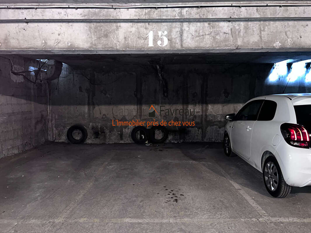 Parking à IVRY-SUR-SEINE