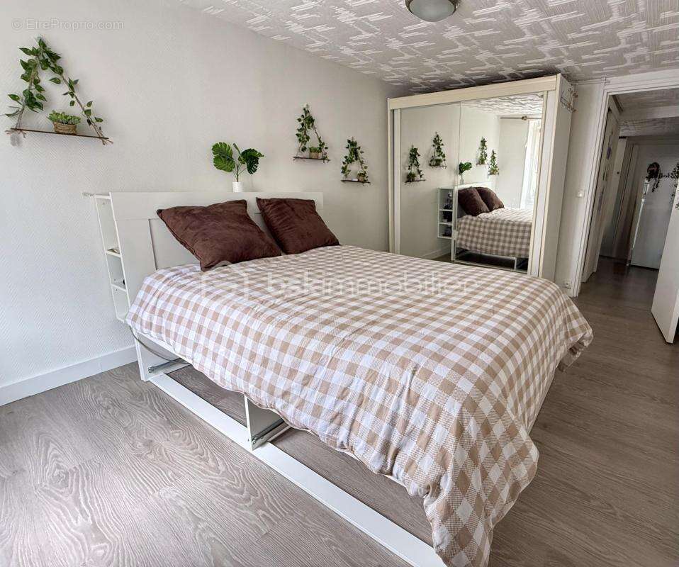 Appartement à LES LILAS