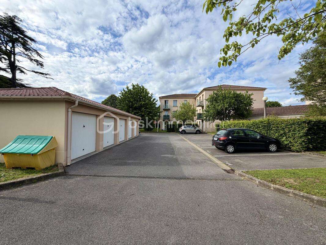Appartement à SAINT-PIERRE-DU-PERRAY