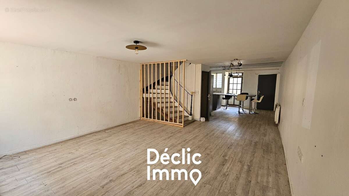 Maison mitoyenne au cur de St Maixent l'Ecole - photo 3