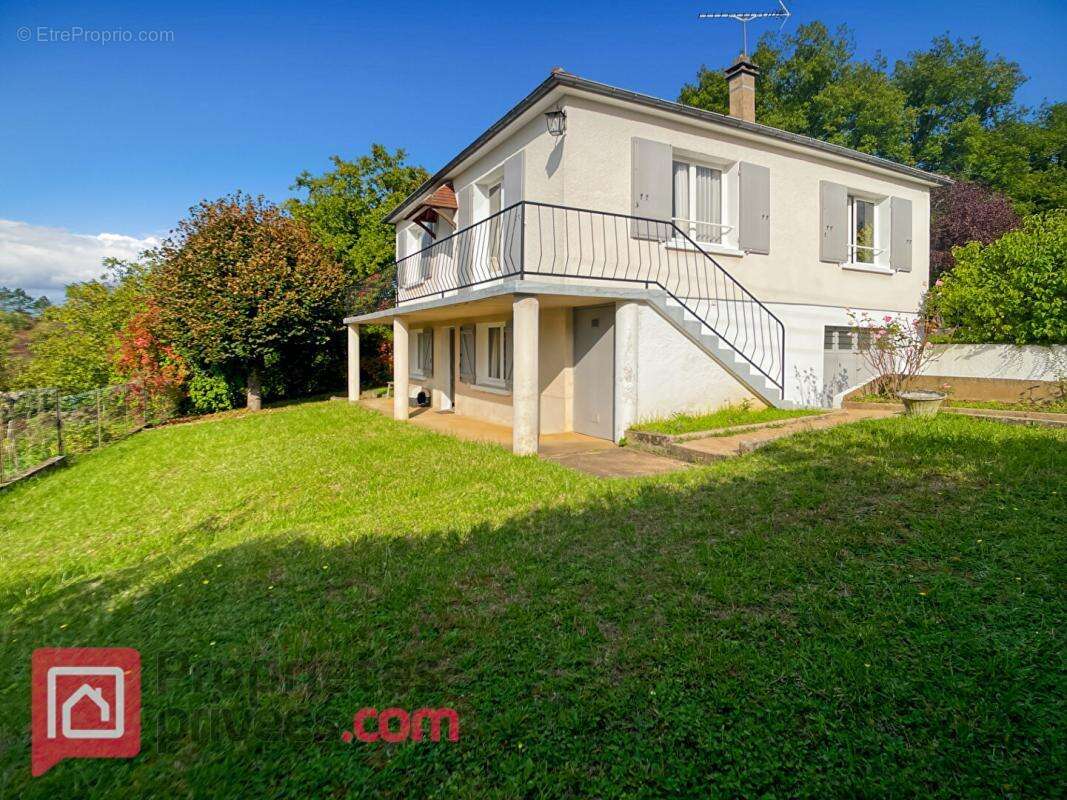 Maison à CHATEL-CENSOIR