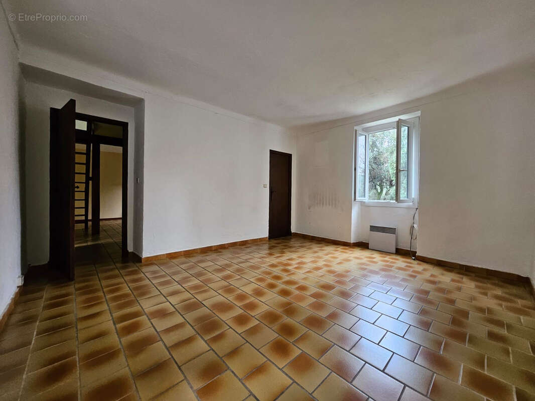 Maison à BERRE-LES-ALPES