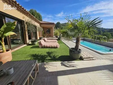 Maison à LE CASTELLET