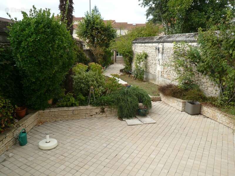  A Vendre Maison BOURGEOISE COGNAC Proche Centre Ville  - photo 17