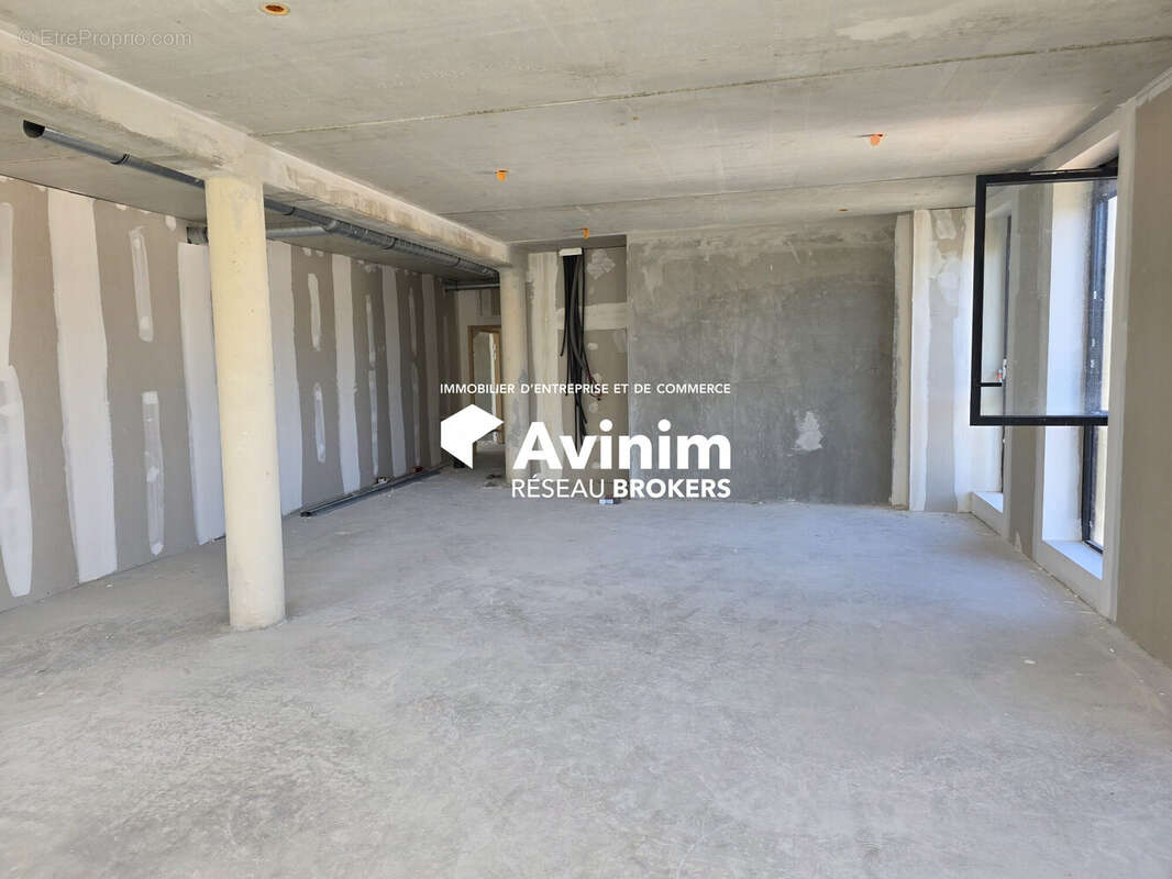 Commerce à VENDARGUES