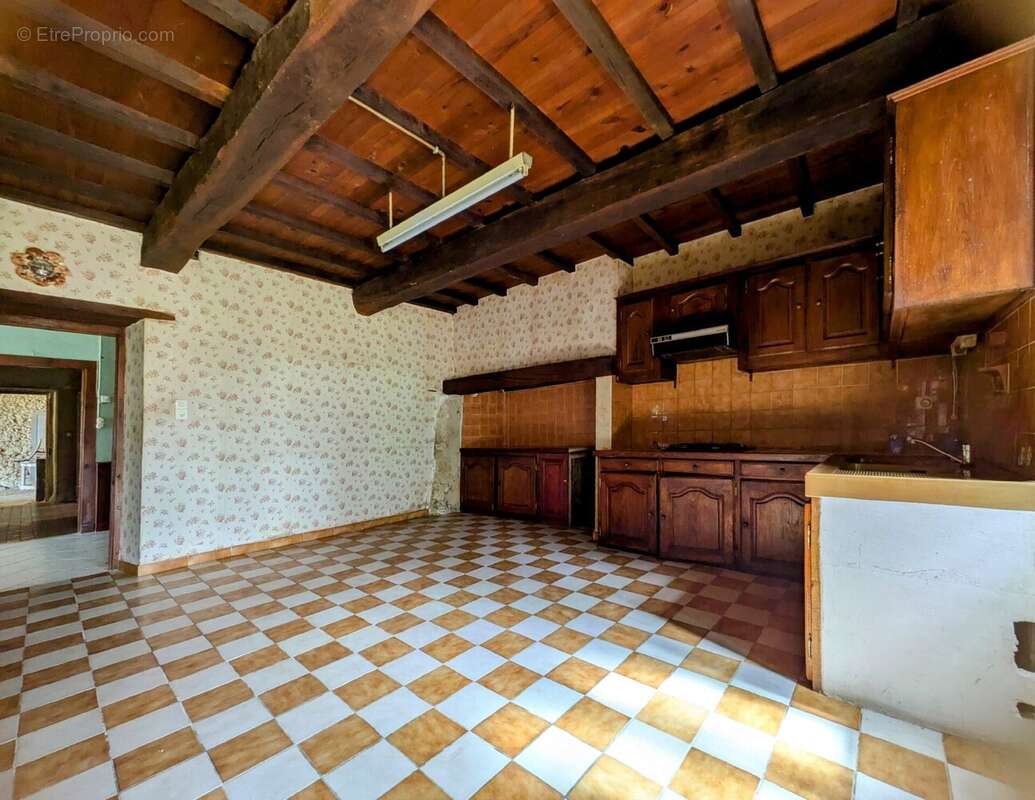 Maison à LUPIAC