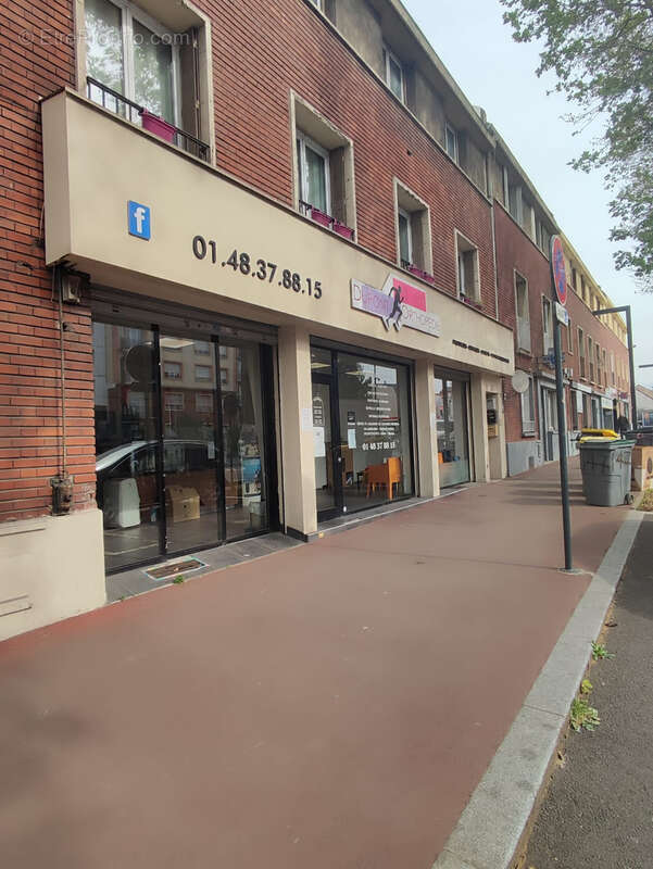Commerce à LE BOURGET