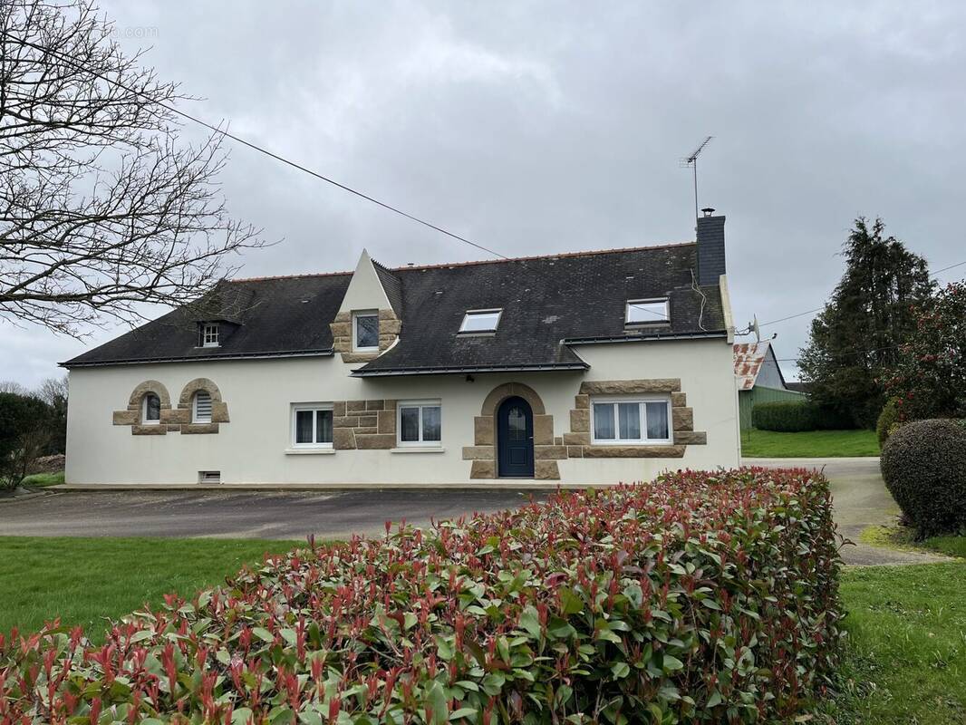 Maison à SAINT-ETIENNE-DU-GUE-DE-L&#039;ISLE
