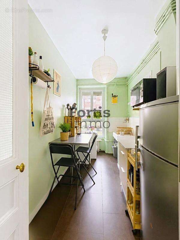Appartement à PARIS-14E