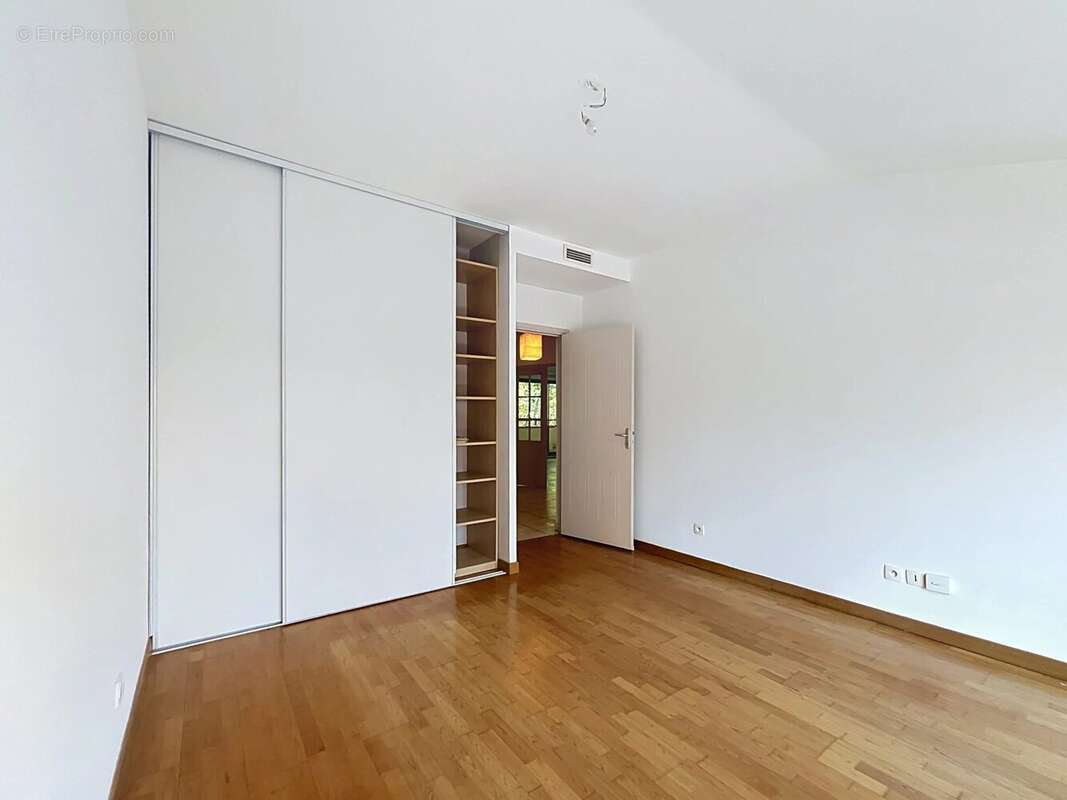 Appartement T5 de 176 m² avec terrasse, ascenseur, double garage et climatisation - Quartier Jean Jaures - photo 5