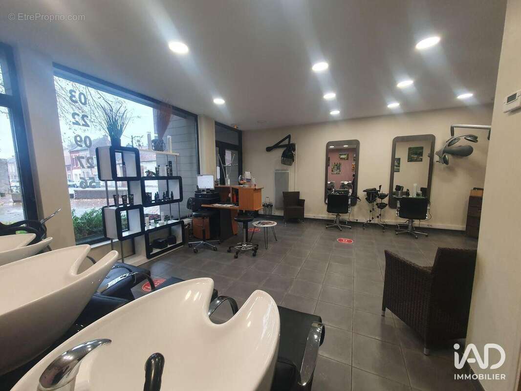 Photo 6 - Commerce à DREUIL-LES-AMIENS