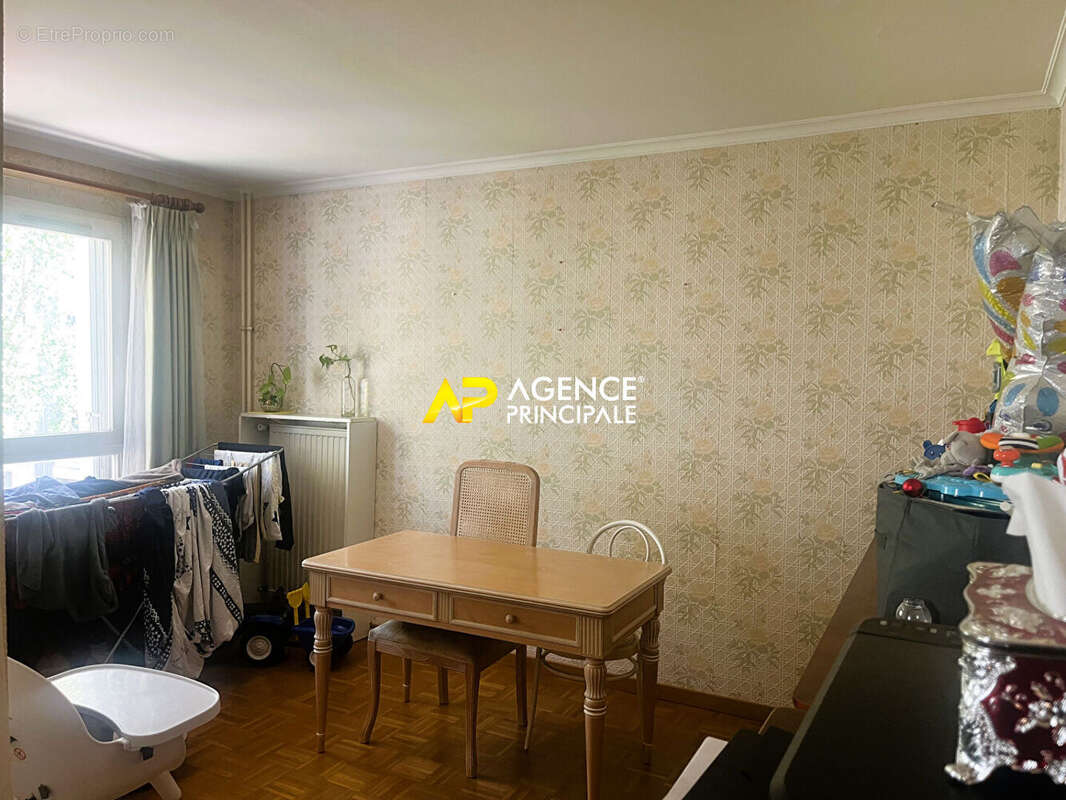 Appartement à SARTROUVILLE