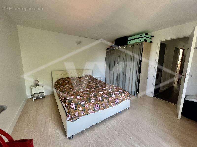 Appartement à COMBS-LA-VILLE