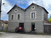 Maison à QUEAUX