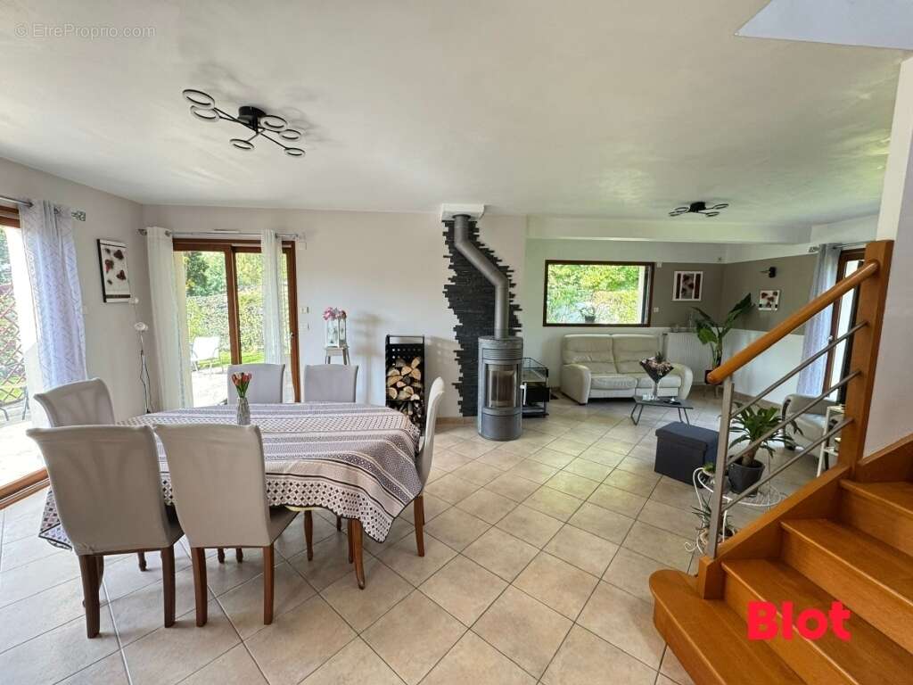 Maison à CORPS-NUDS