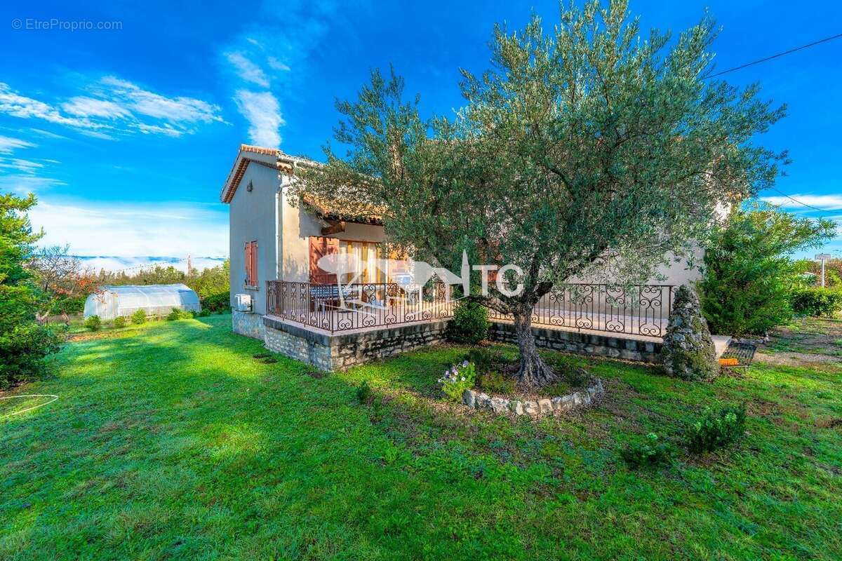 Maison à GROSPIERRES