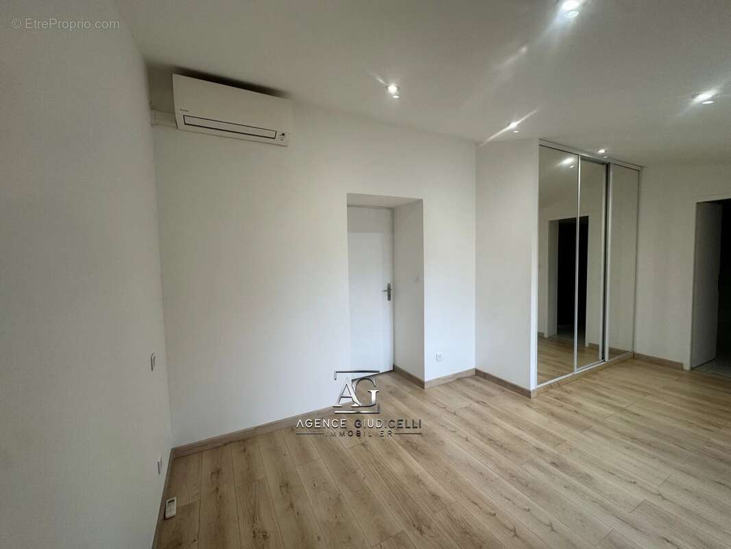 Maison à CUTTOLI-CORTICCHIATO