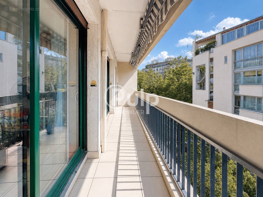 Appartement à PARIS-14E