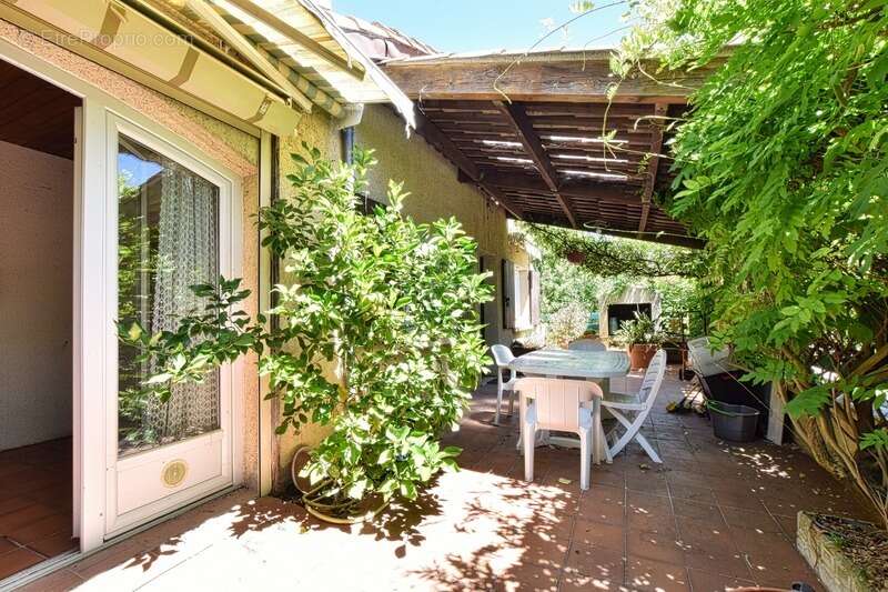 Maison familiale avec garage, atelier et fort potentiel d'évolution - photo 3