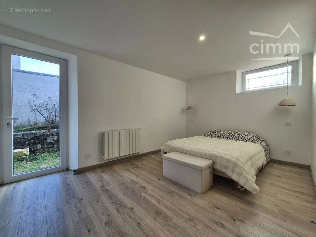 Maison de 290 m² avec 6 chambres, cave voûtée et double garage – Menars – Terrain 1 350 m² - photo 8
