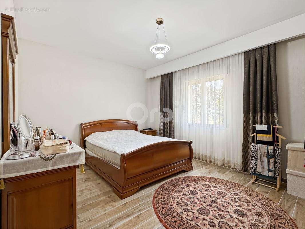 Maison 6 pièces de 198 m² - photo 10