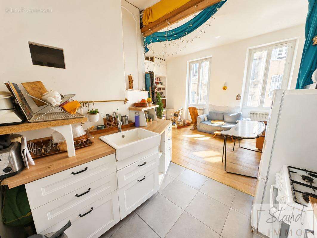 Appartement à MARSEILLE-6E