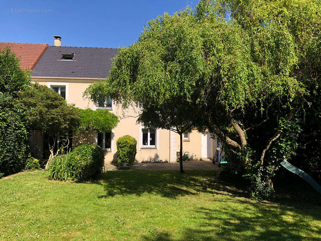 Maison à TOUSSUS-LE-NOBLE