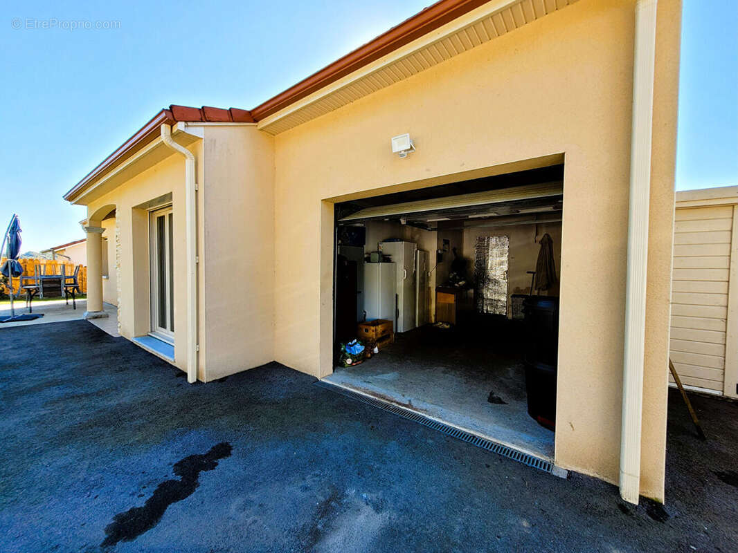 Maison à SAINT-HILAIRE-LES-PLACES