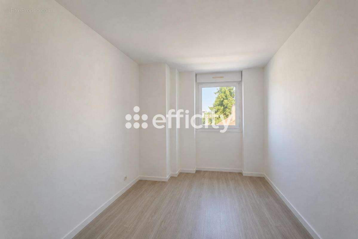 Appartement à BONDY