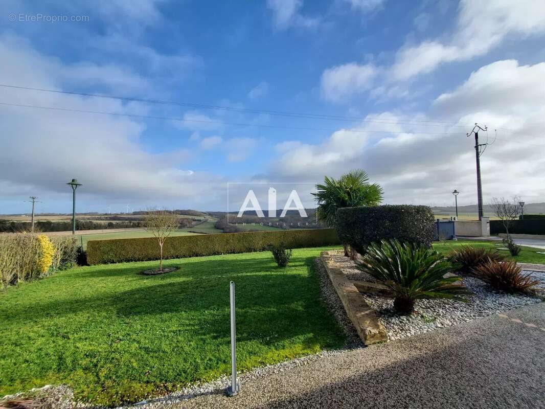 Maison à TAIZE-AIZIE