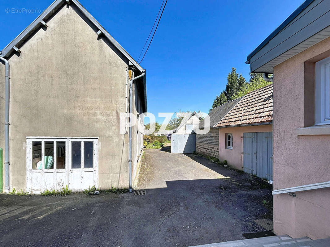 Maison à REFFUVEILLE