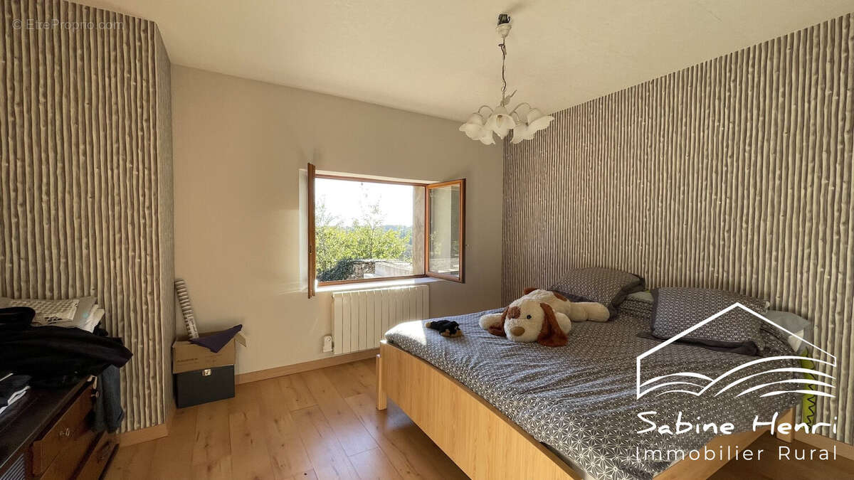 Maison à MIRANDOL-BOURGNOUNAC