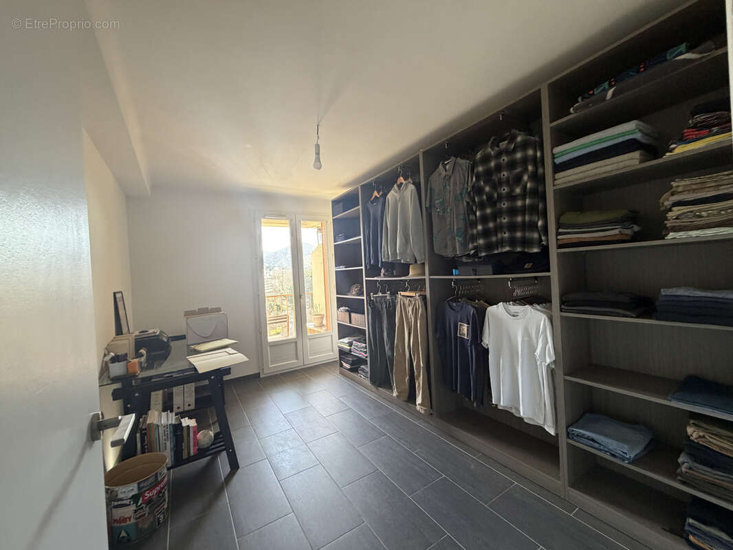 Appartement à MARSEILLE-11E