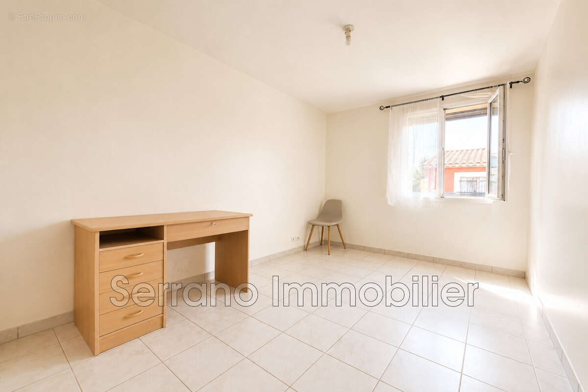 Maison 74 m² à Beaucaire  - photo 7
