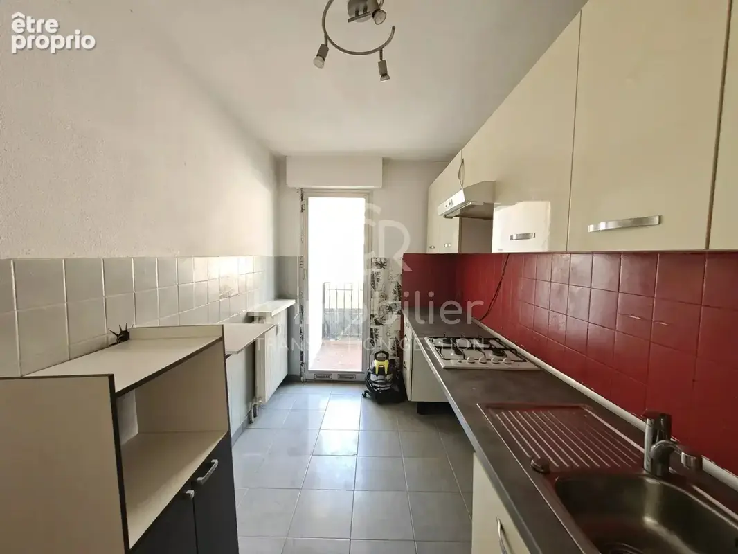 T3 traversant sud-nord 62m² rez-de-jardin - photo 7
