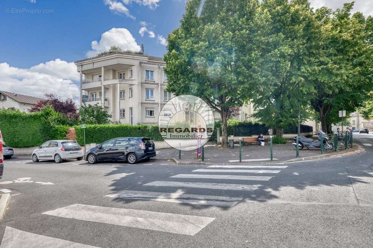 Parking 13 m² à Bagneux  - photo 5
