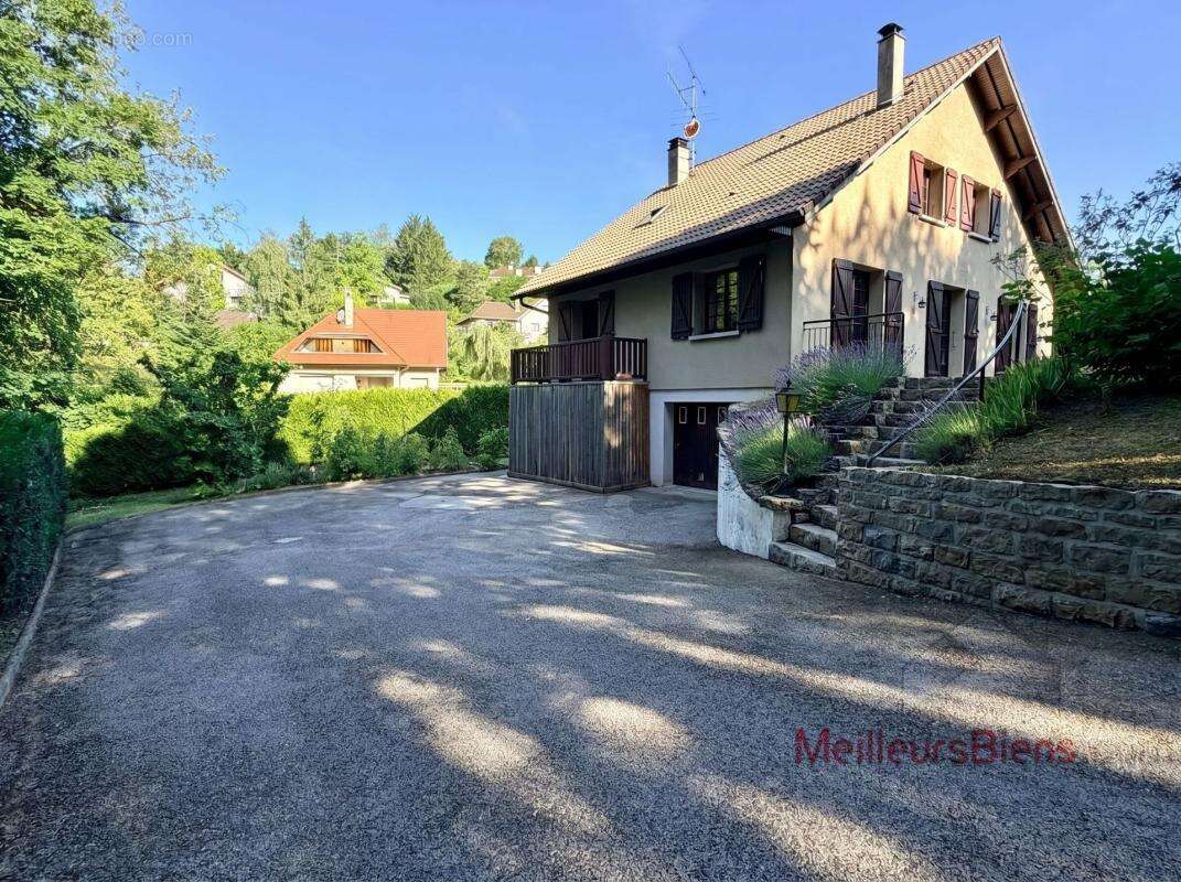 Maison familiale rénovée - 7 pièces - 5 chambres - Grand jardin - Lons-le-Saunier - photo 16