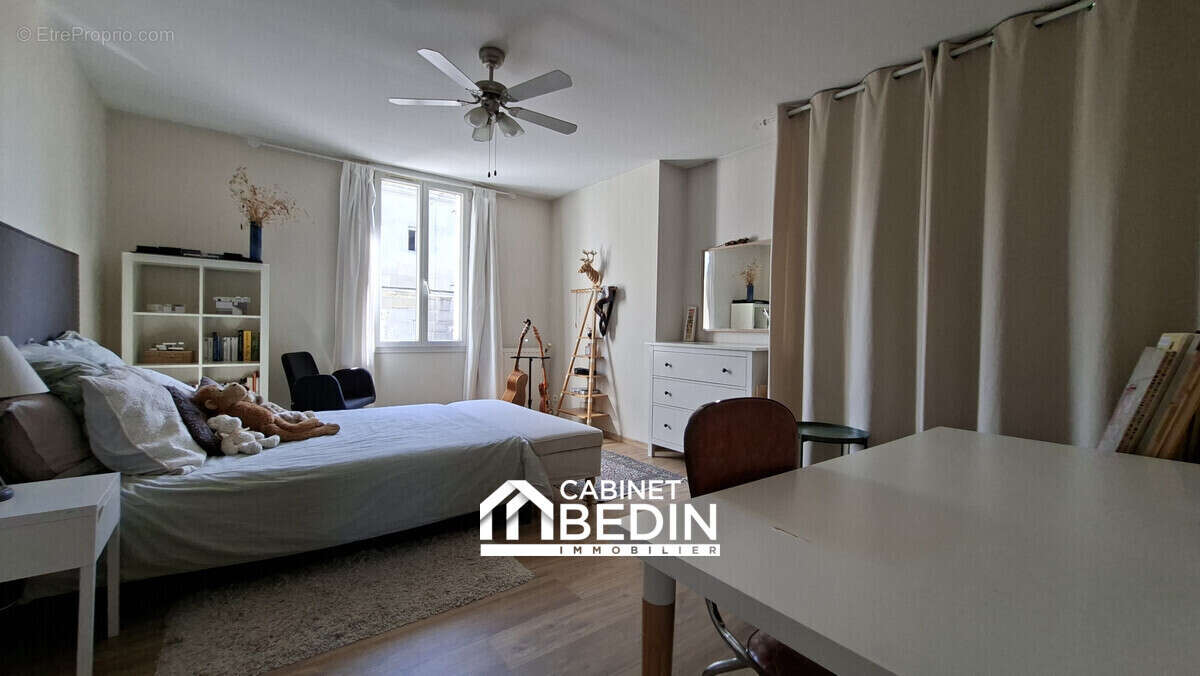 Maison 205 m² à Arveyres  - photo 9