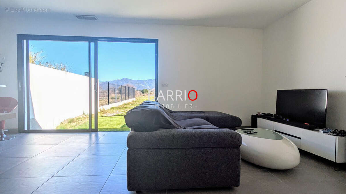 Maison à VILLELONGUE-DELS-MONTS