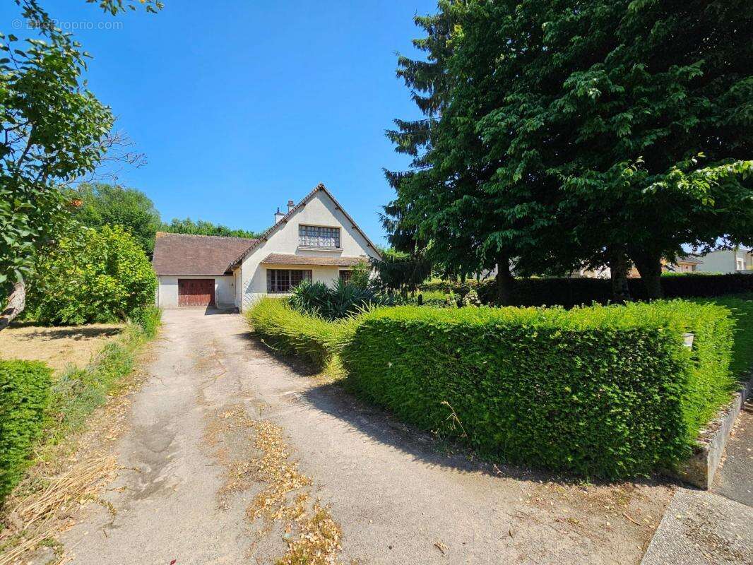 Maison à MAROLLES-LES-BRAULTS