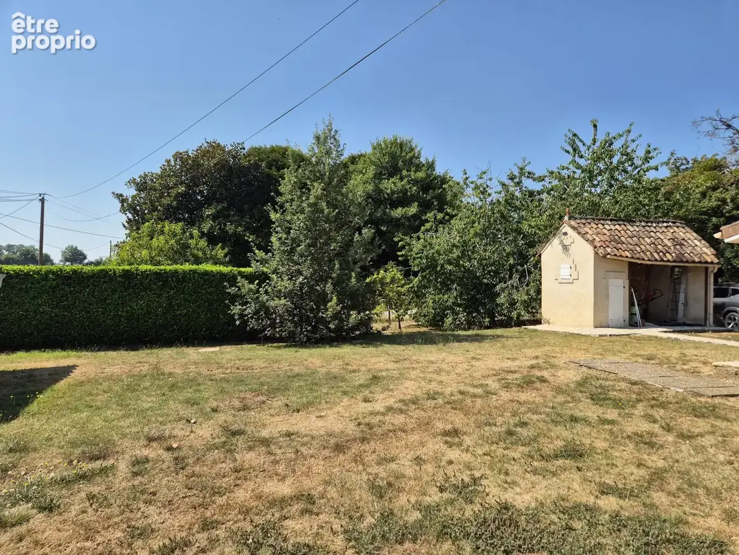 Maison de caractère de 123 m2 avec pigeonnier sur un terrain de 940 m2 - photo 4