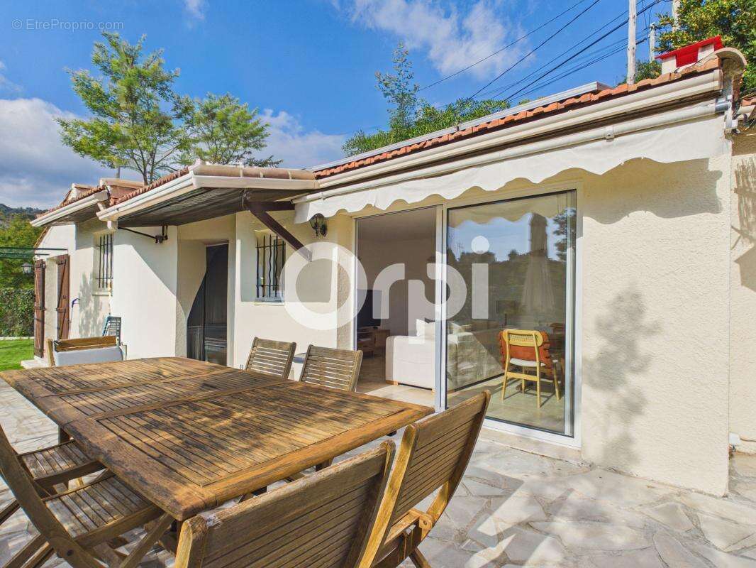 Maison à MANDELIEU-LA-NAPOULE