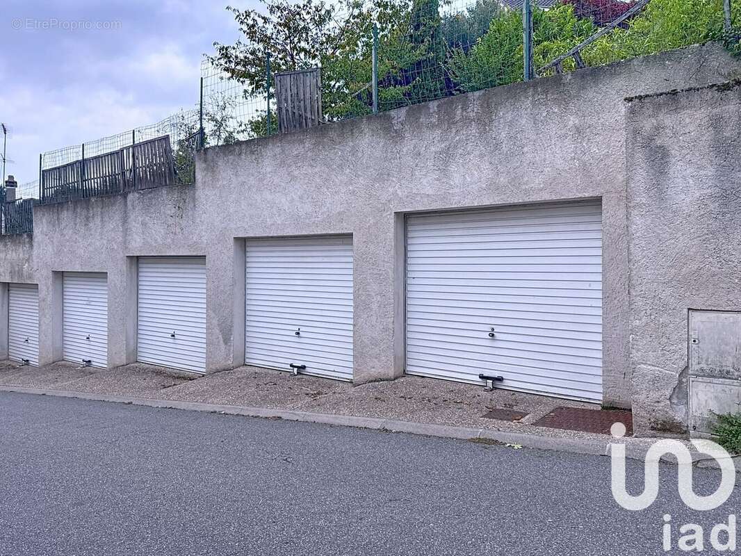 Photo 2 - Terrain à JUZIERS