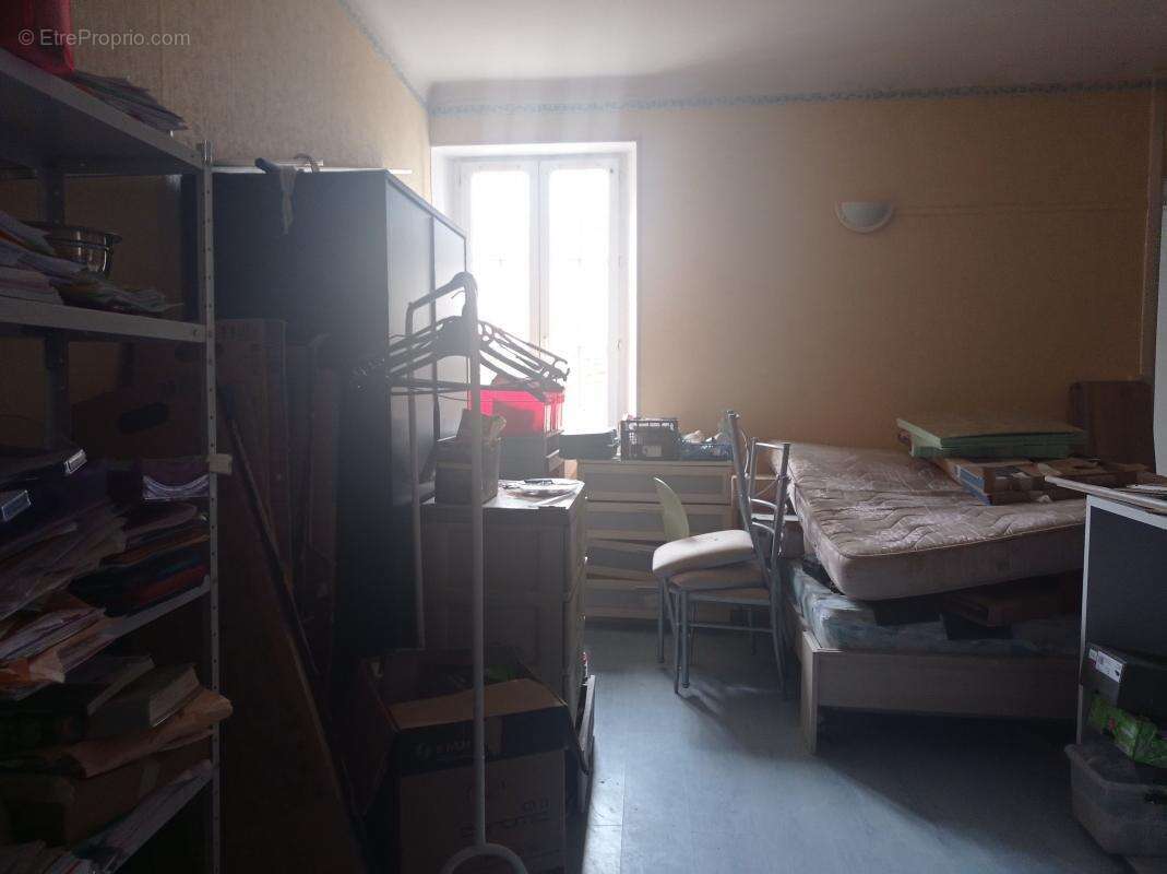 Appartement à BAGNOLS-SUR-CEZE