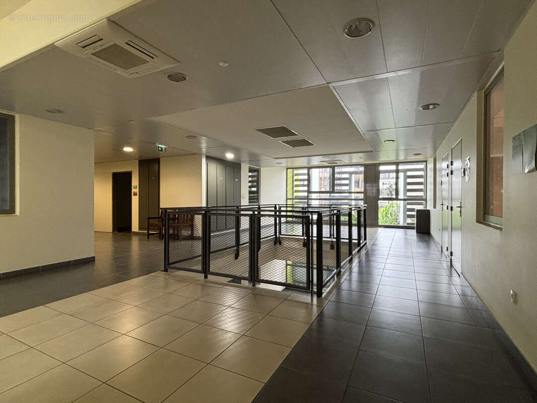 Commerce à SAINTE-MARIE